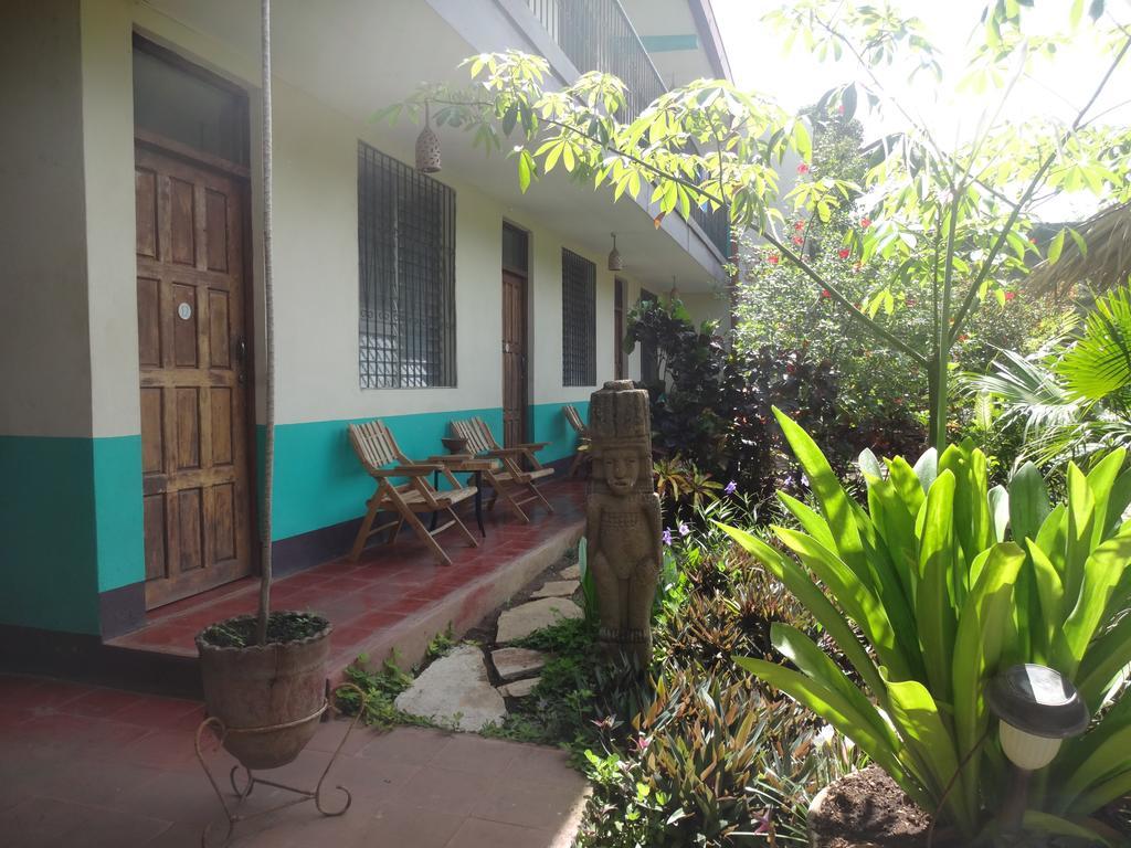 Harvest House Nicaragua Leon Exterior photo